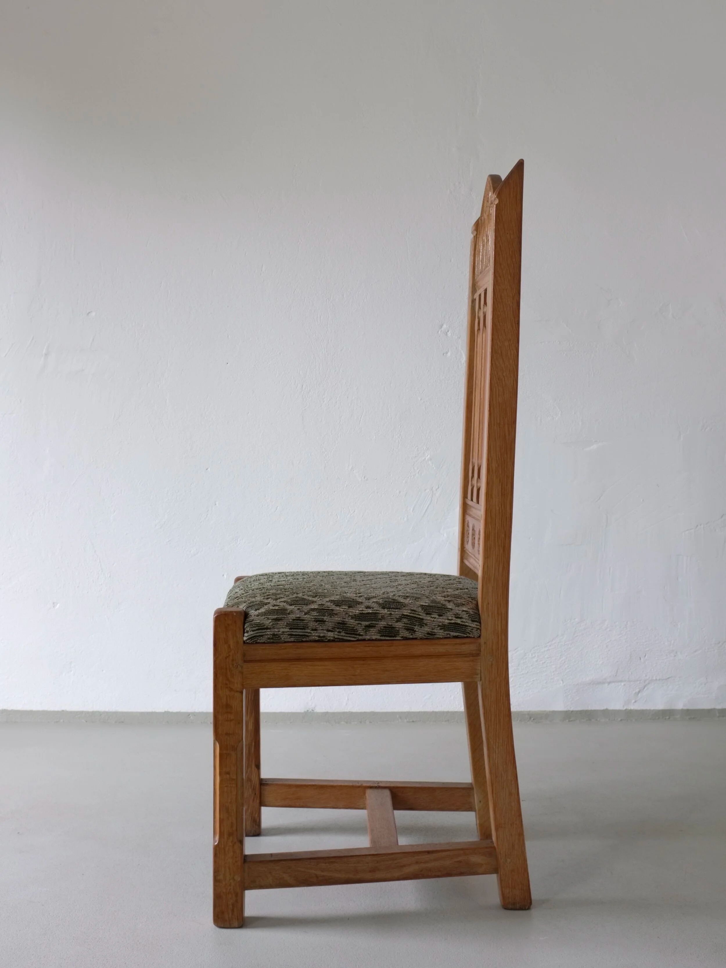 Gothic revival refectory dining table and chairs set of 7 France