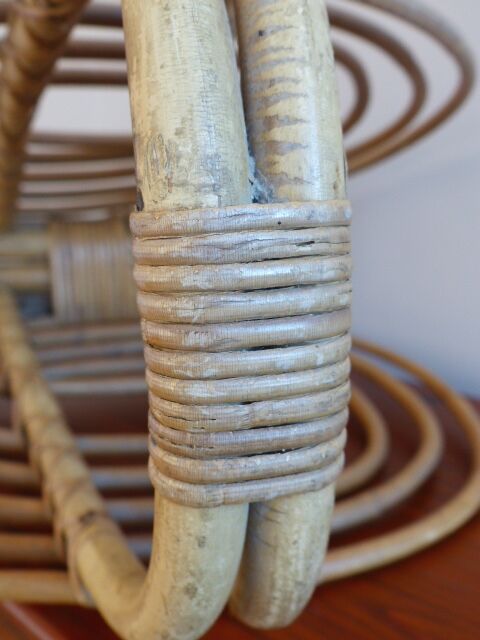 Magazine rack, wicker and rattan of the 1960