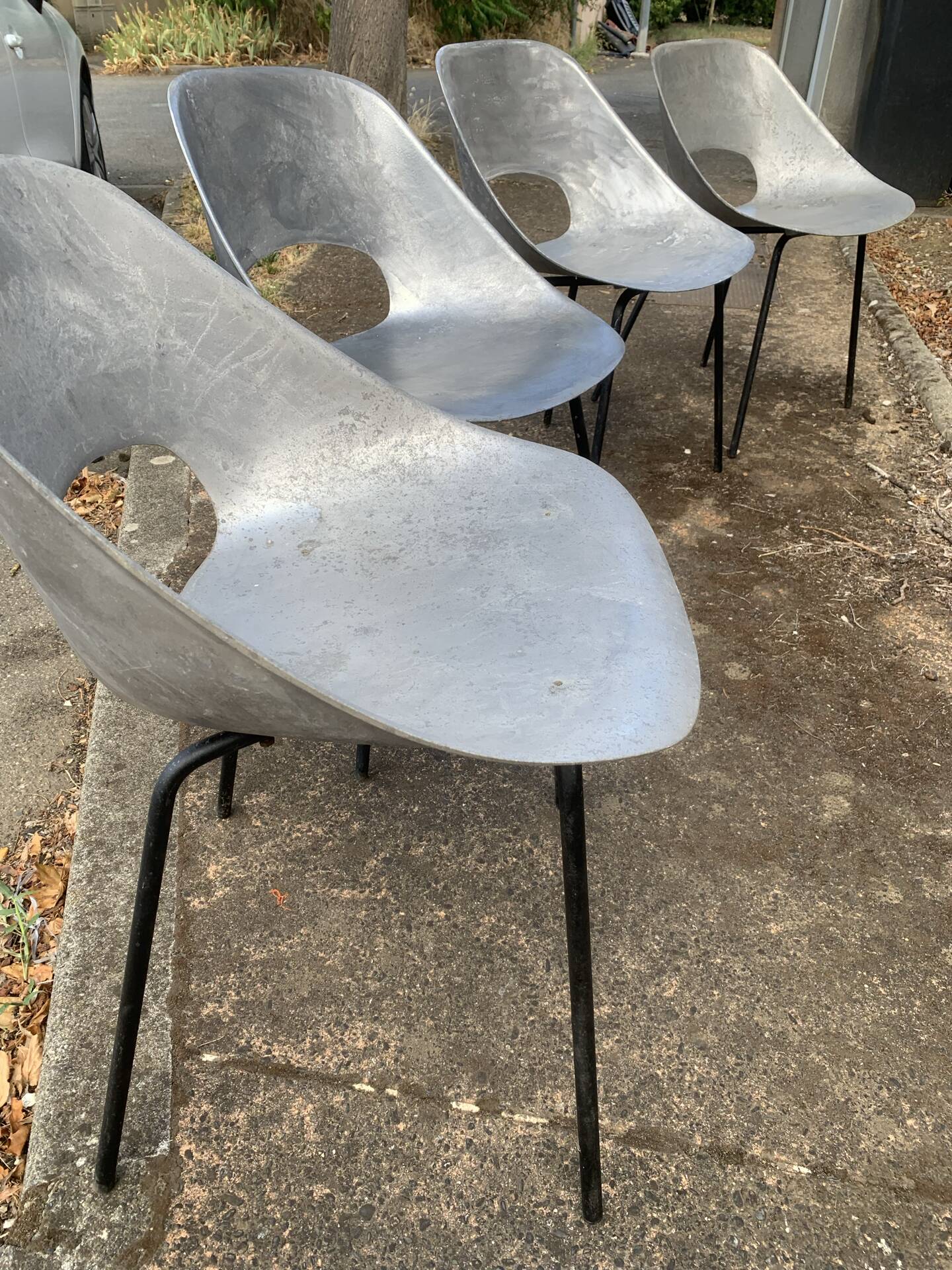 Four chairs 1953 Tonneau model design by Pierre Guariche Co.