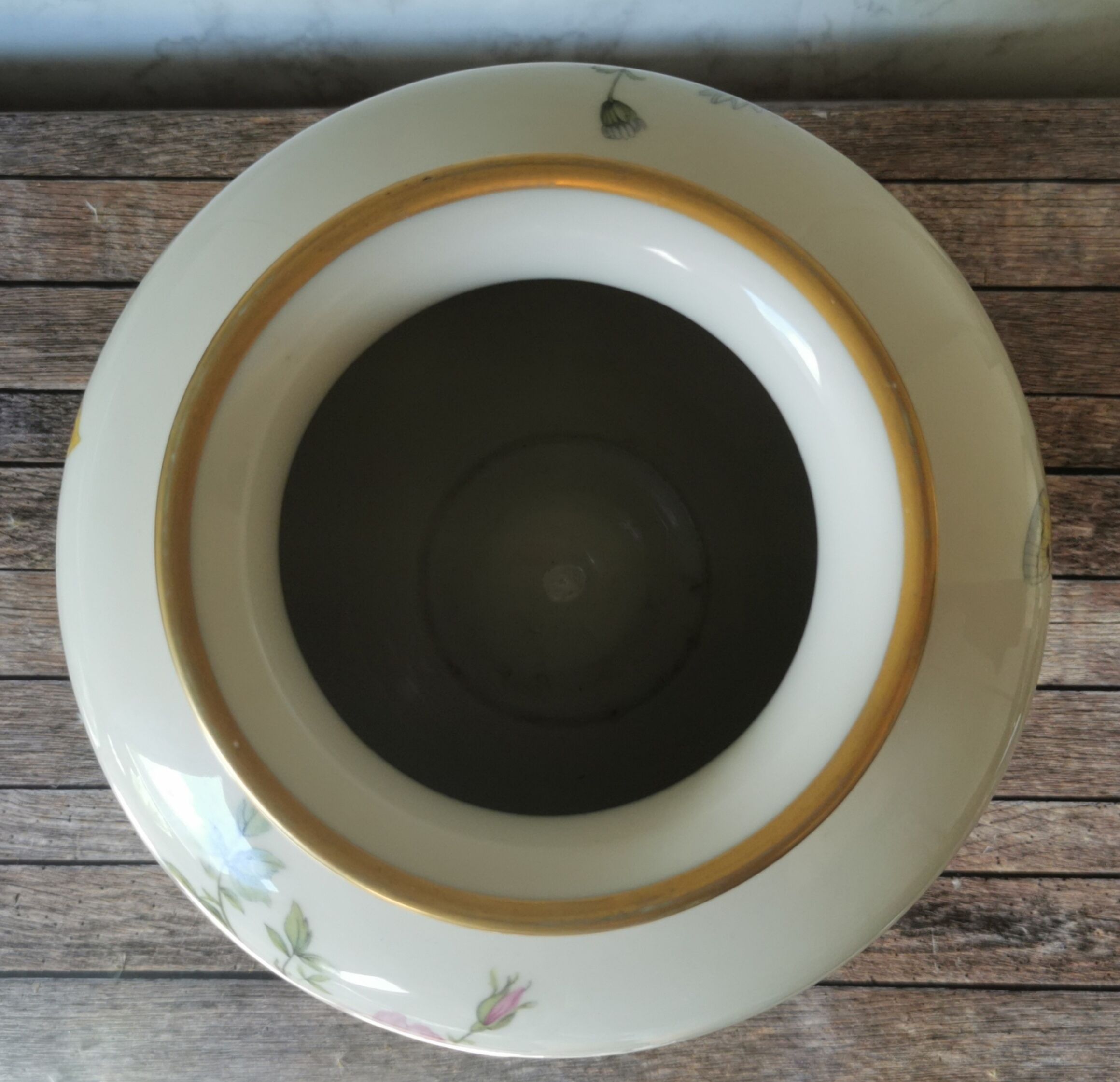 Porcelain vase flowers Wiesengrund und Bergeshöh'n