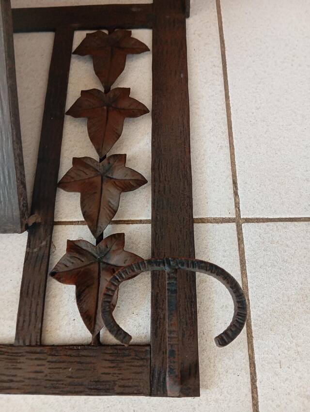 Wall-mounted coat rack mirror in wrought iron – Rustic / country style