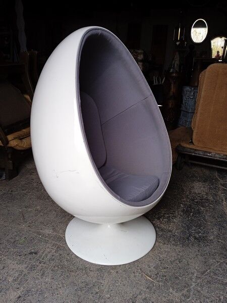Armchair egg design st 1970 turning