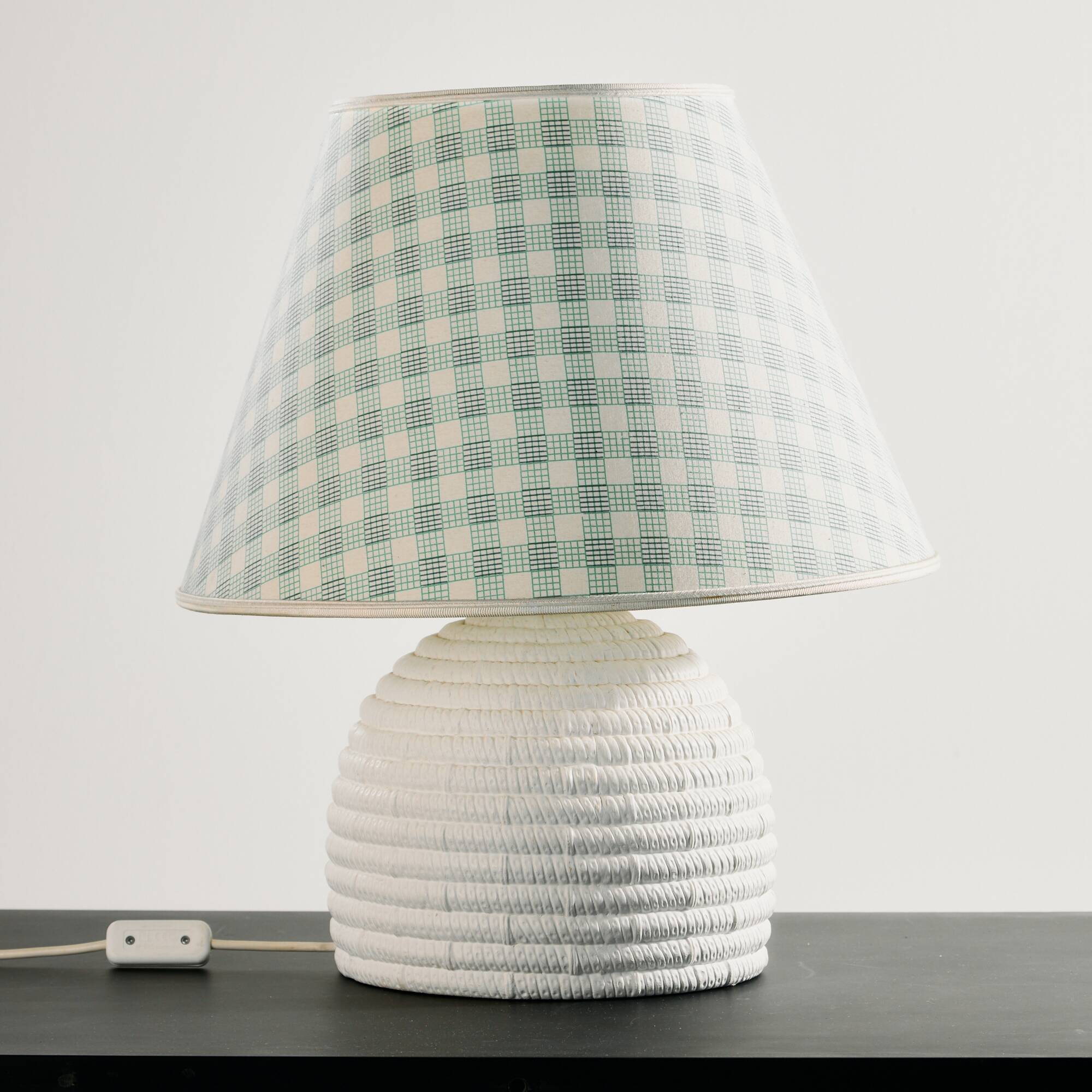 Ceramic table lamp