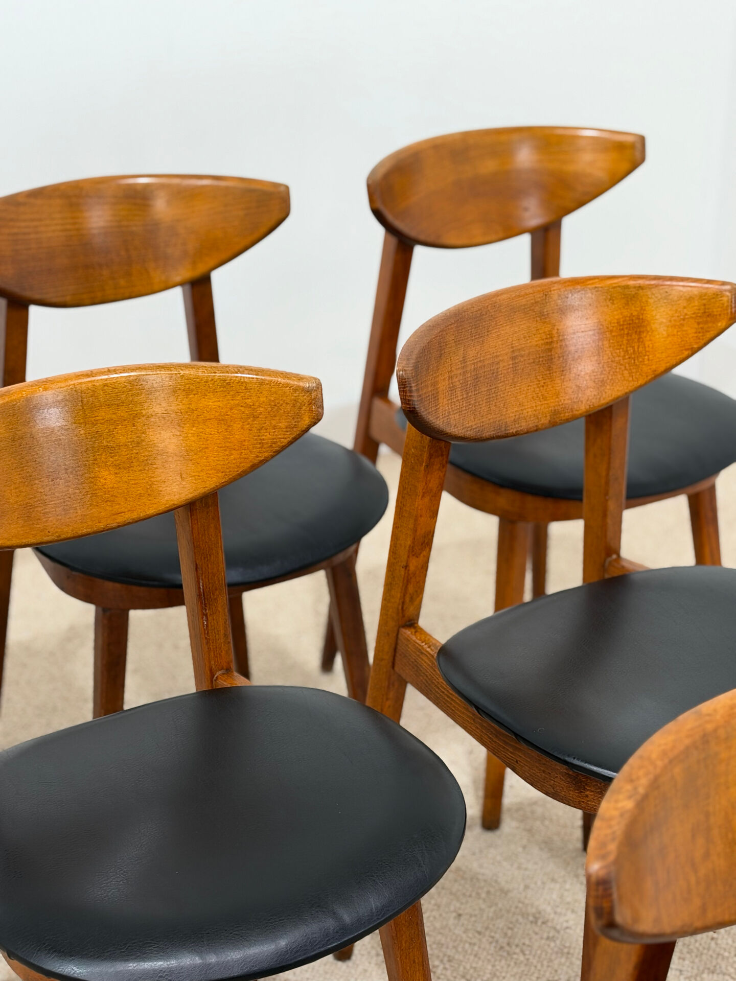 4 Fontania chairs attributed to Baumann – 1960s
