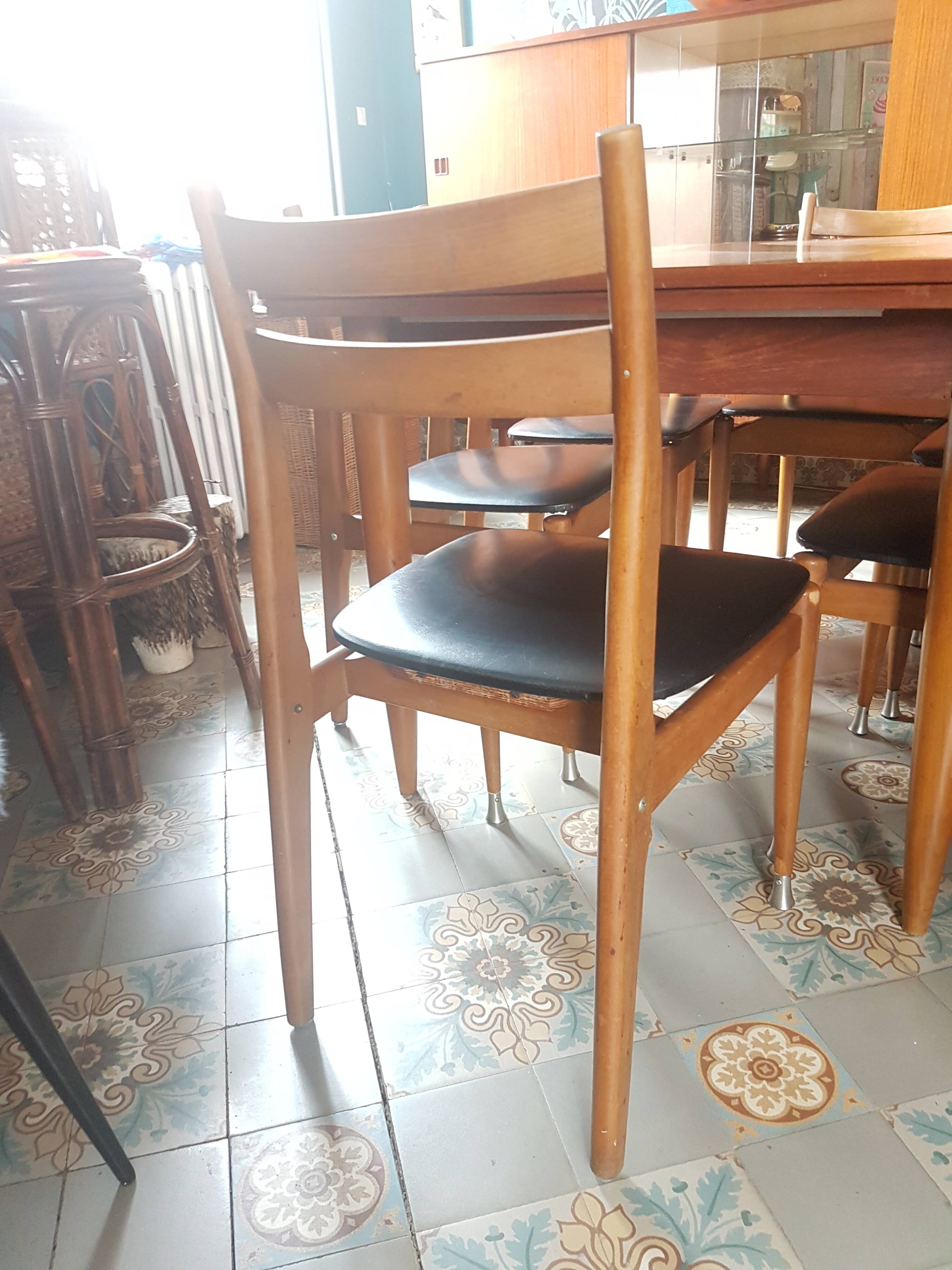6 vintage leatherette chairs and wood