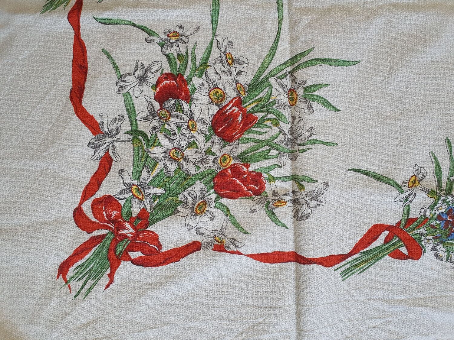 Printed tablecloth 145×130