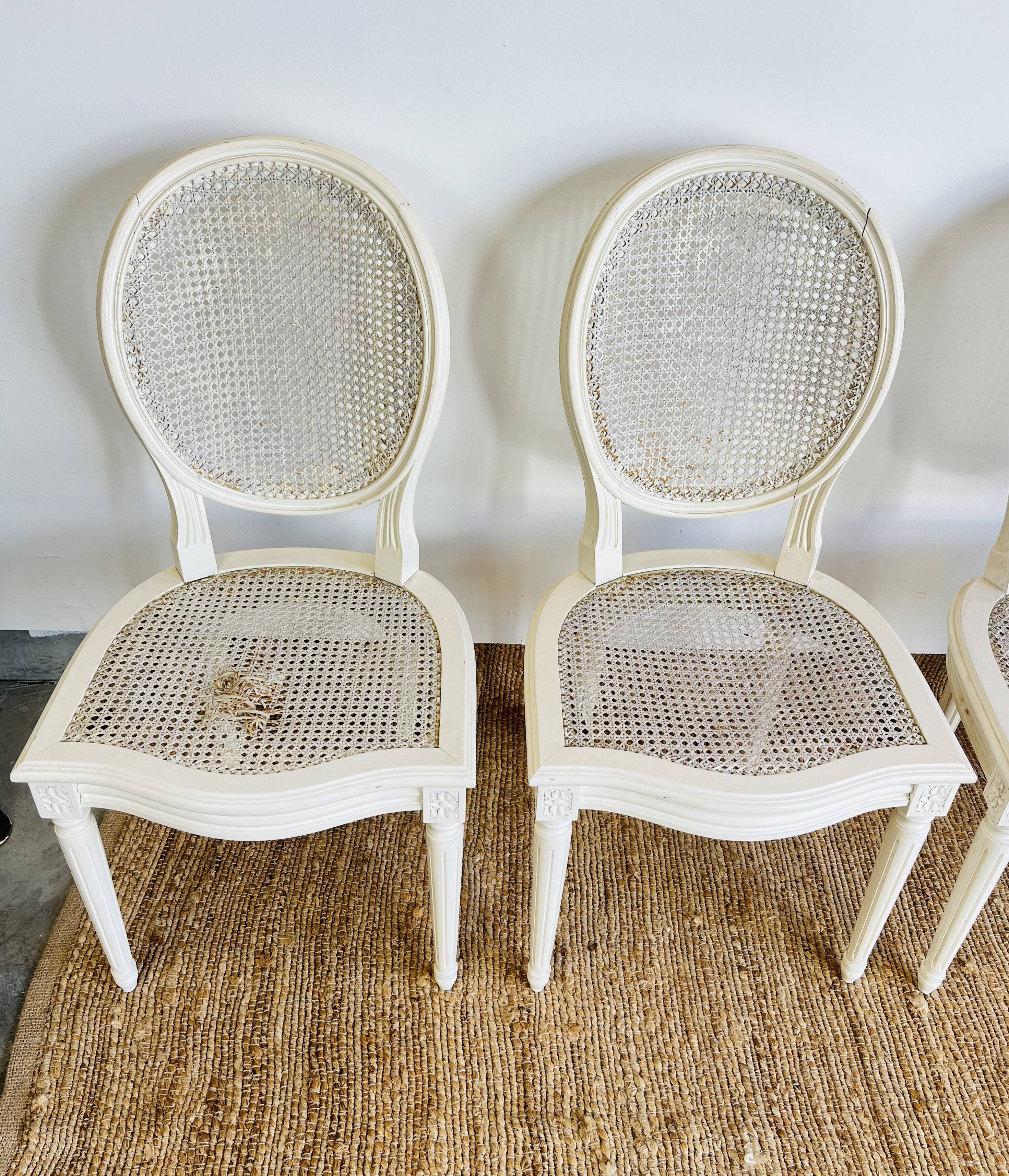 4 fluted chairs in Louis XVI style