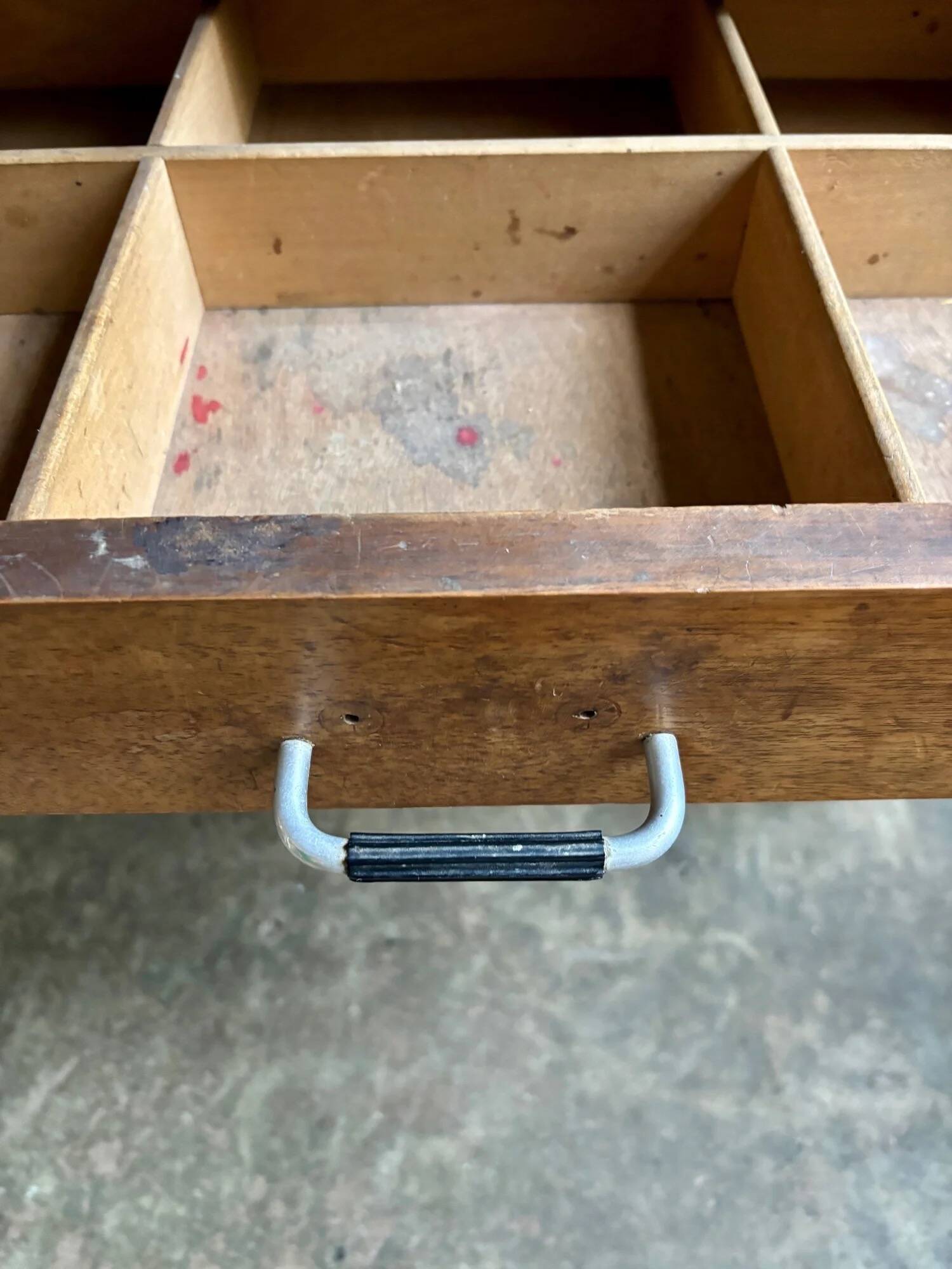 Craft furniture with 2 drawers, solid wood table.