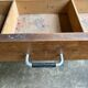 Meuble de métier,  table en bois massif 2 tiroirs
