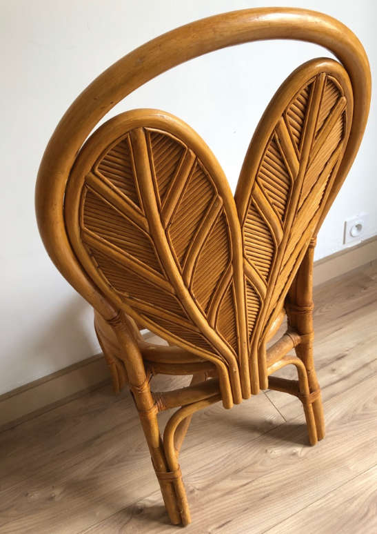 Leaf-shaped rattan chair