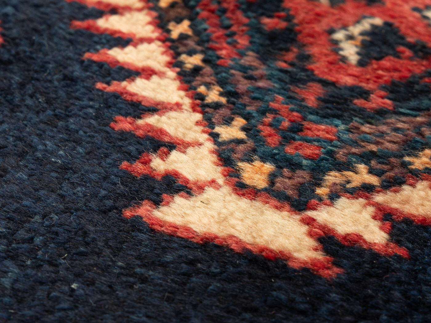 1960s Hamadan carpet 143 x 326