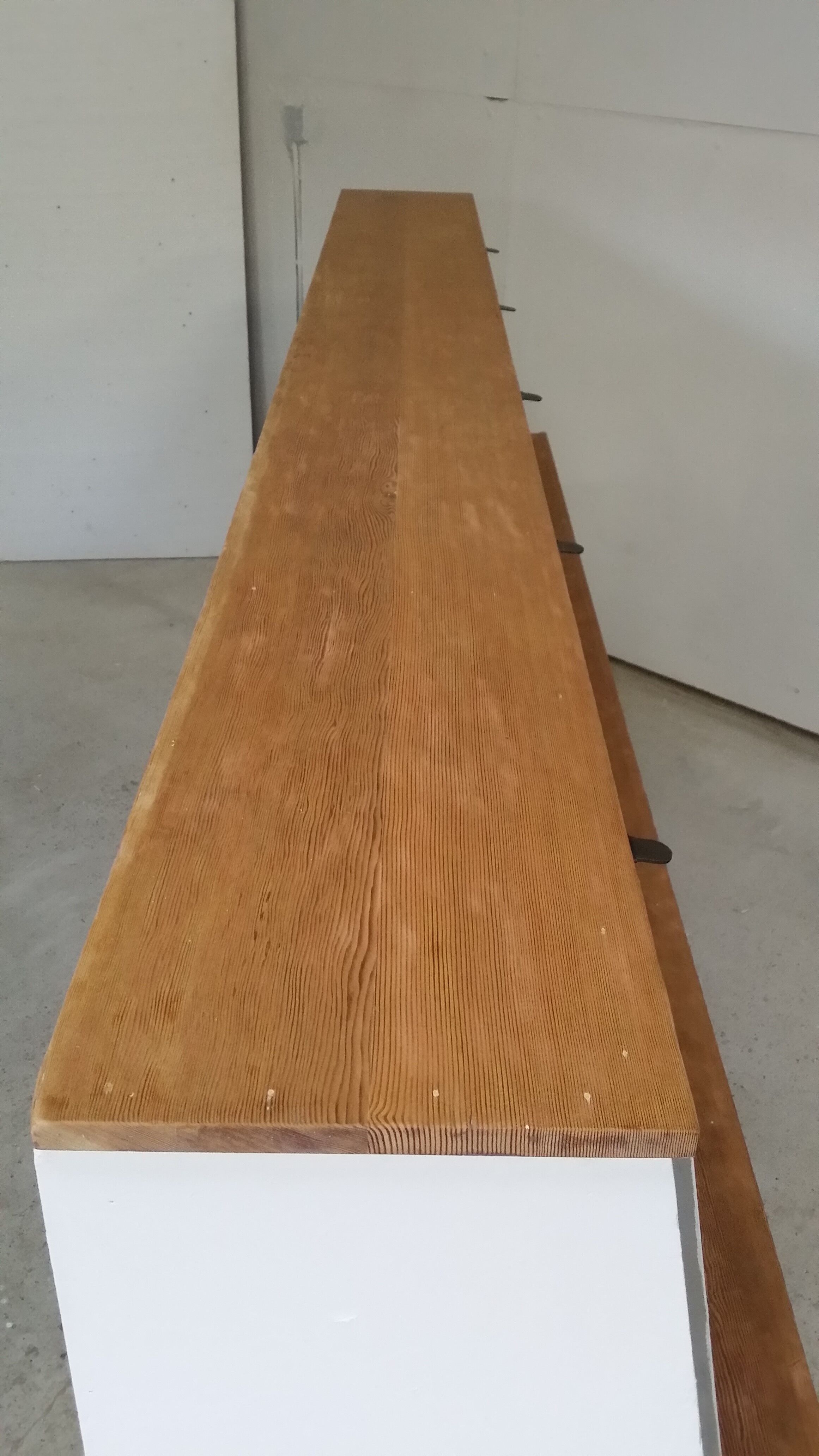 Ancien meuble d'atelier en bois