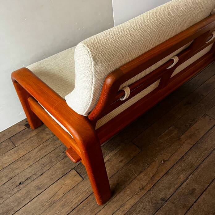 Scandinavian 2-seater bench sofa in teak and wool.