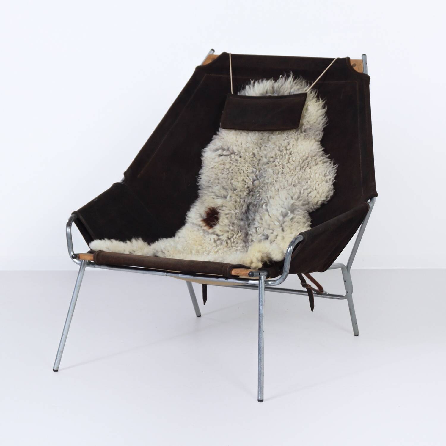 DANISH ARMCHAIR J361 BY ERIK OLE JØRGENSEN FOR BOVIRKE, 1950S | SUEDE