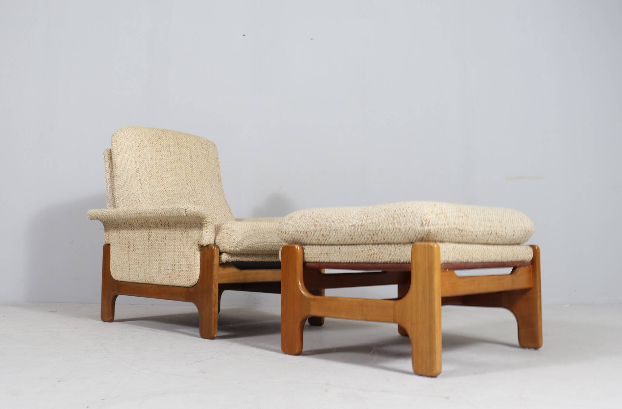 Fauteuil lounge scandinave du milieu du siècle avec ottoman, 1970