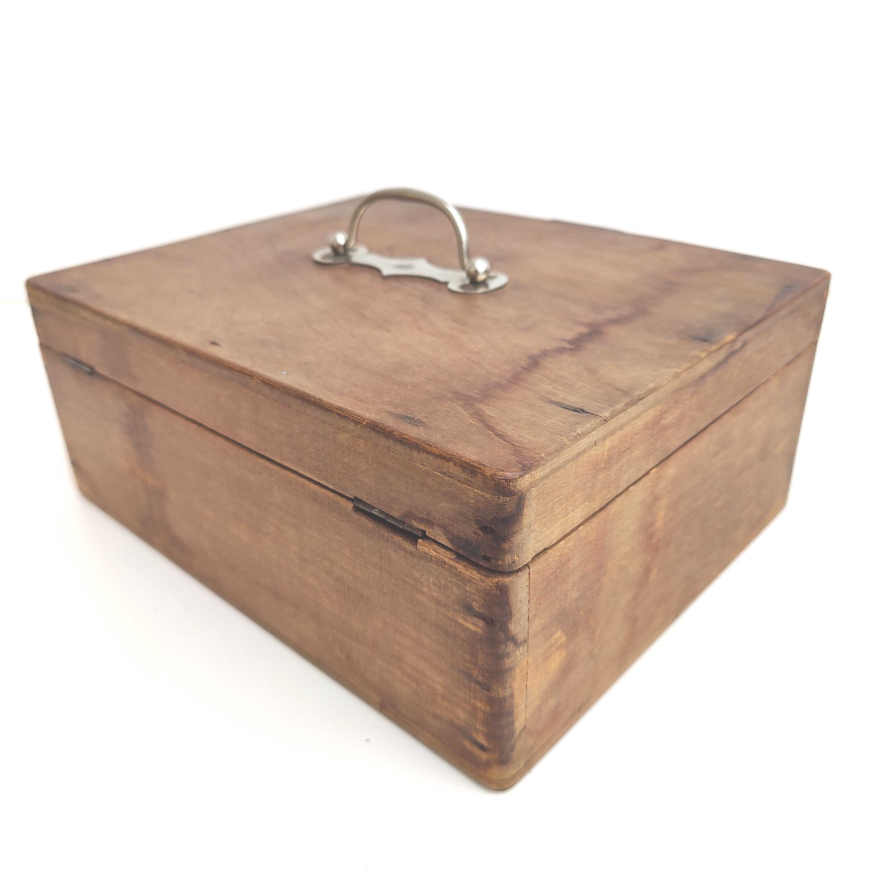 Small box vintage wooden box