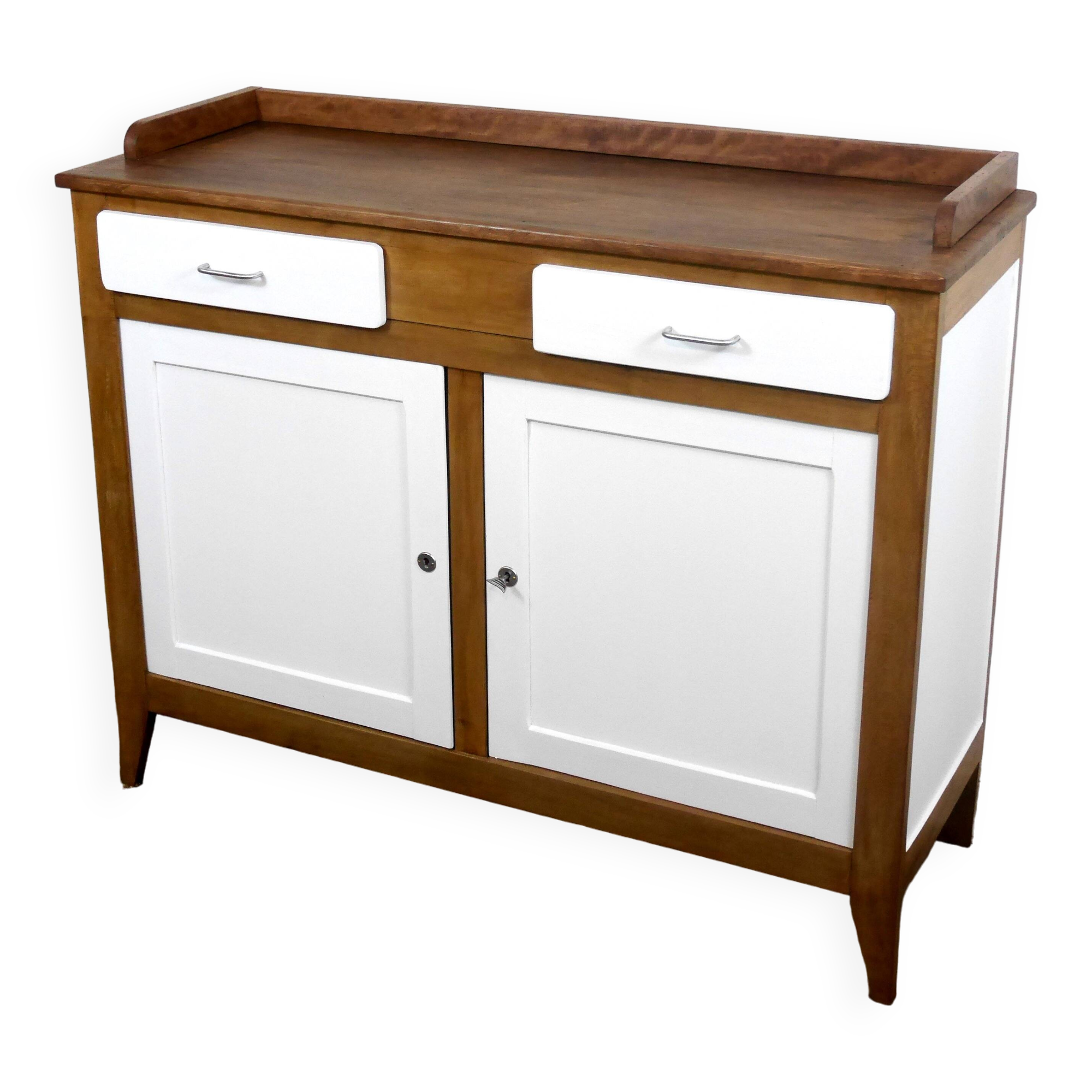 Parisian buffet wood kitchen