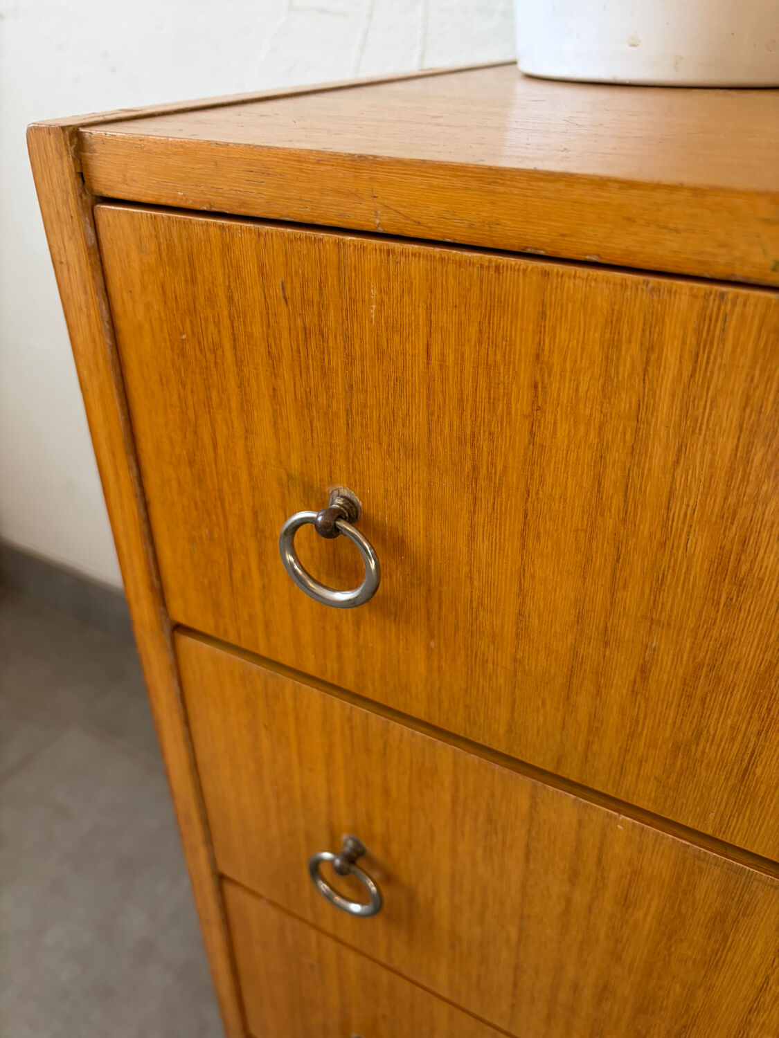 Lovely vintage chest of drawers from the 1960s.