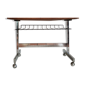 Metal and wood dessert
