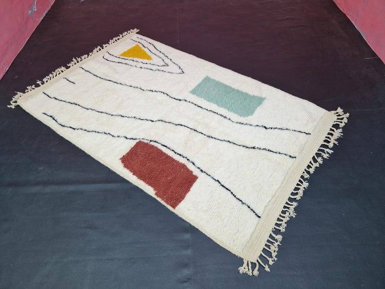 Handmade wool beni ouraine rug