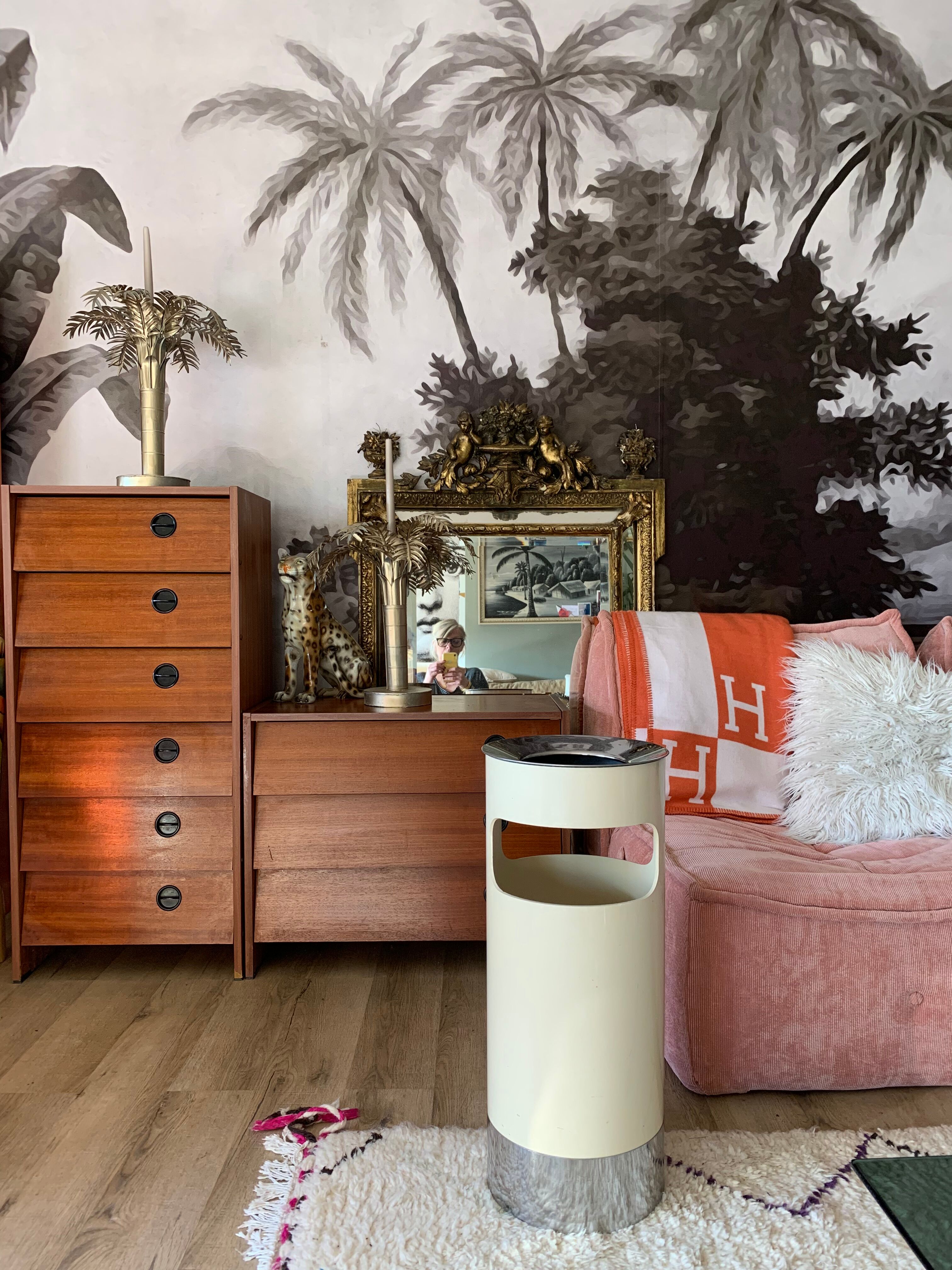 Umbrella holder ashtray kartell