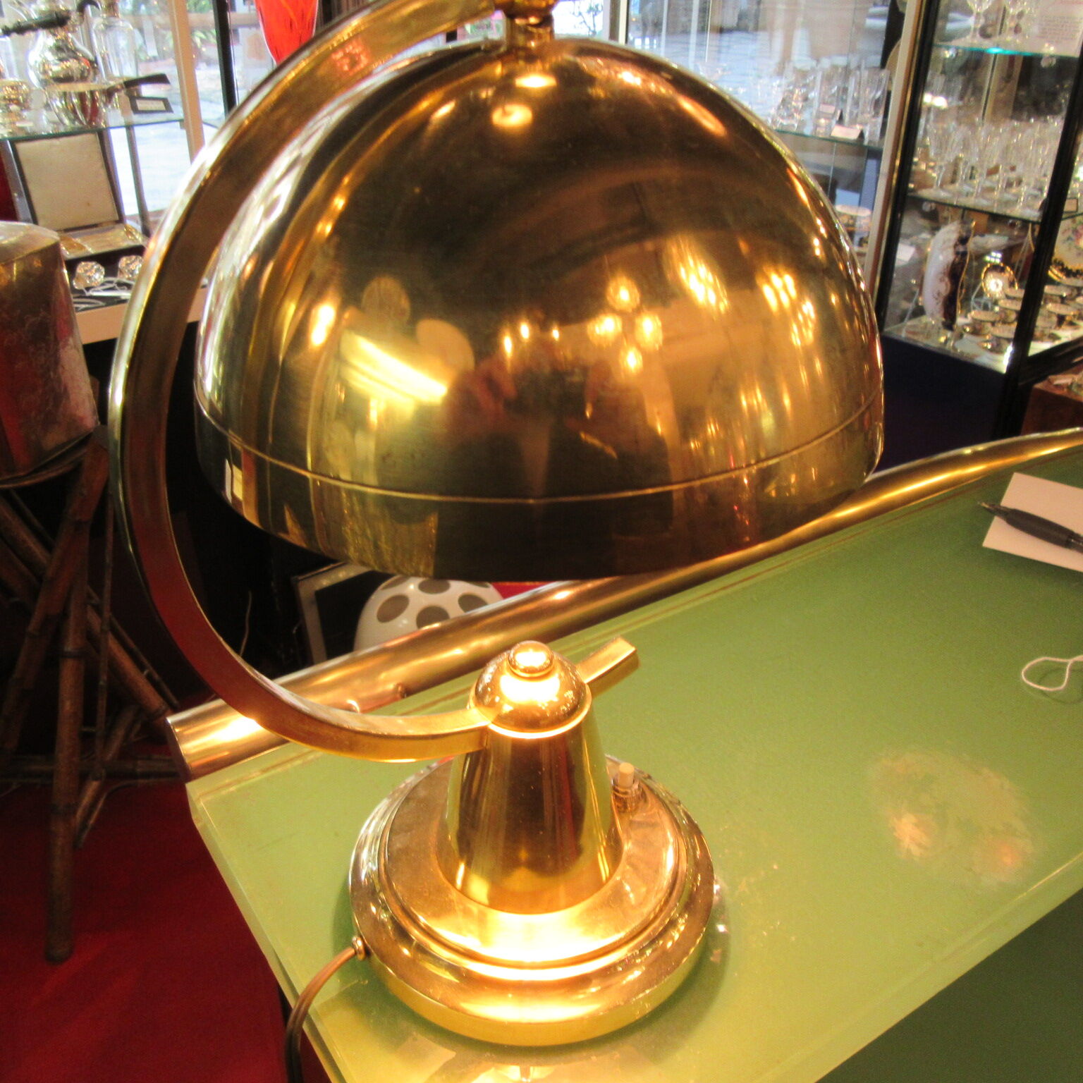 Lampe à poser en laiton doré