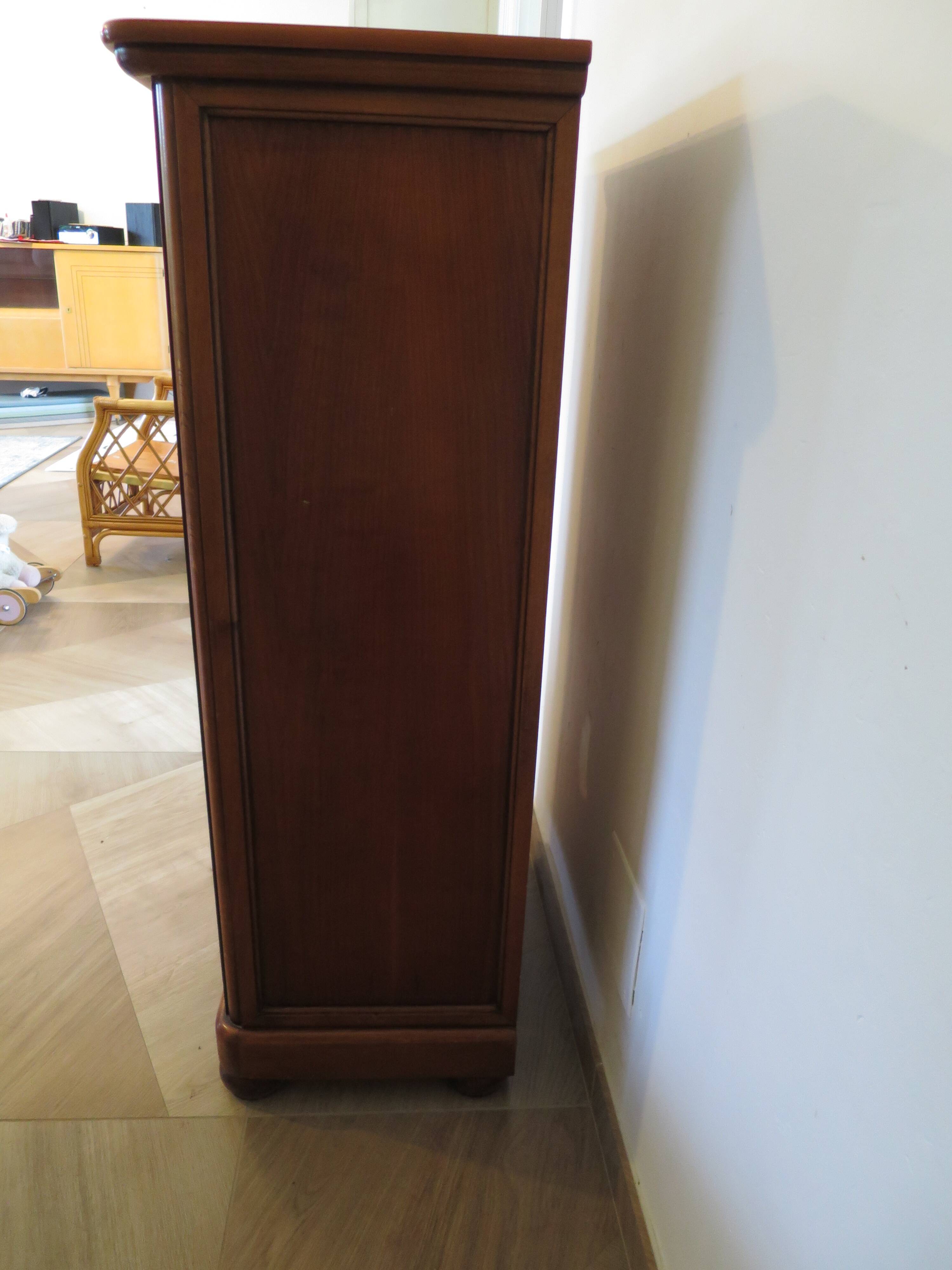 Rare Louis Philippe chest of drawers with 7 drawers from the 80s in cherry wood