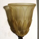 Lampe années 30 pied en laiton tulipe en verre pressé