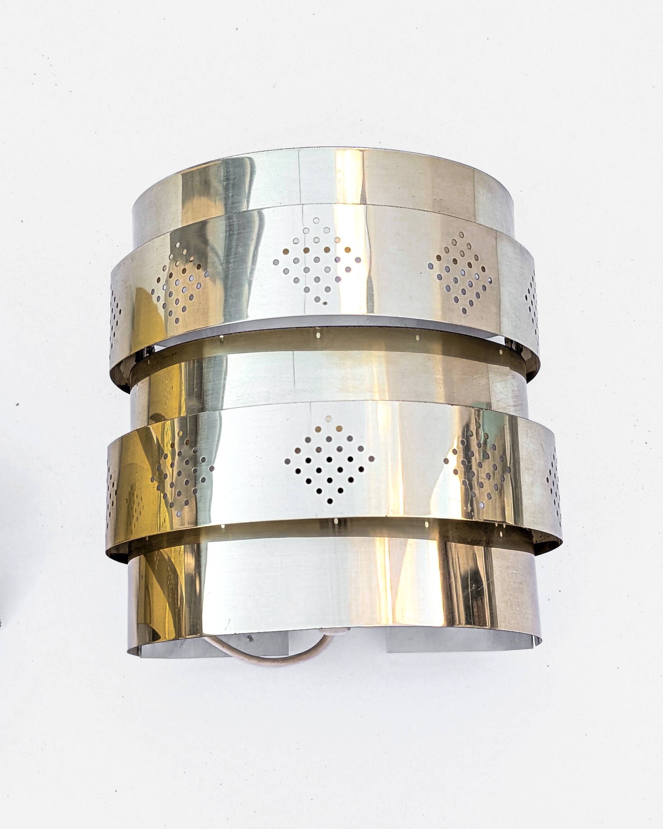 Pair of sculptural wall lights in brass – Werner Schou - Coronell Elektro