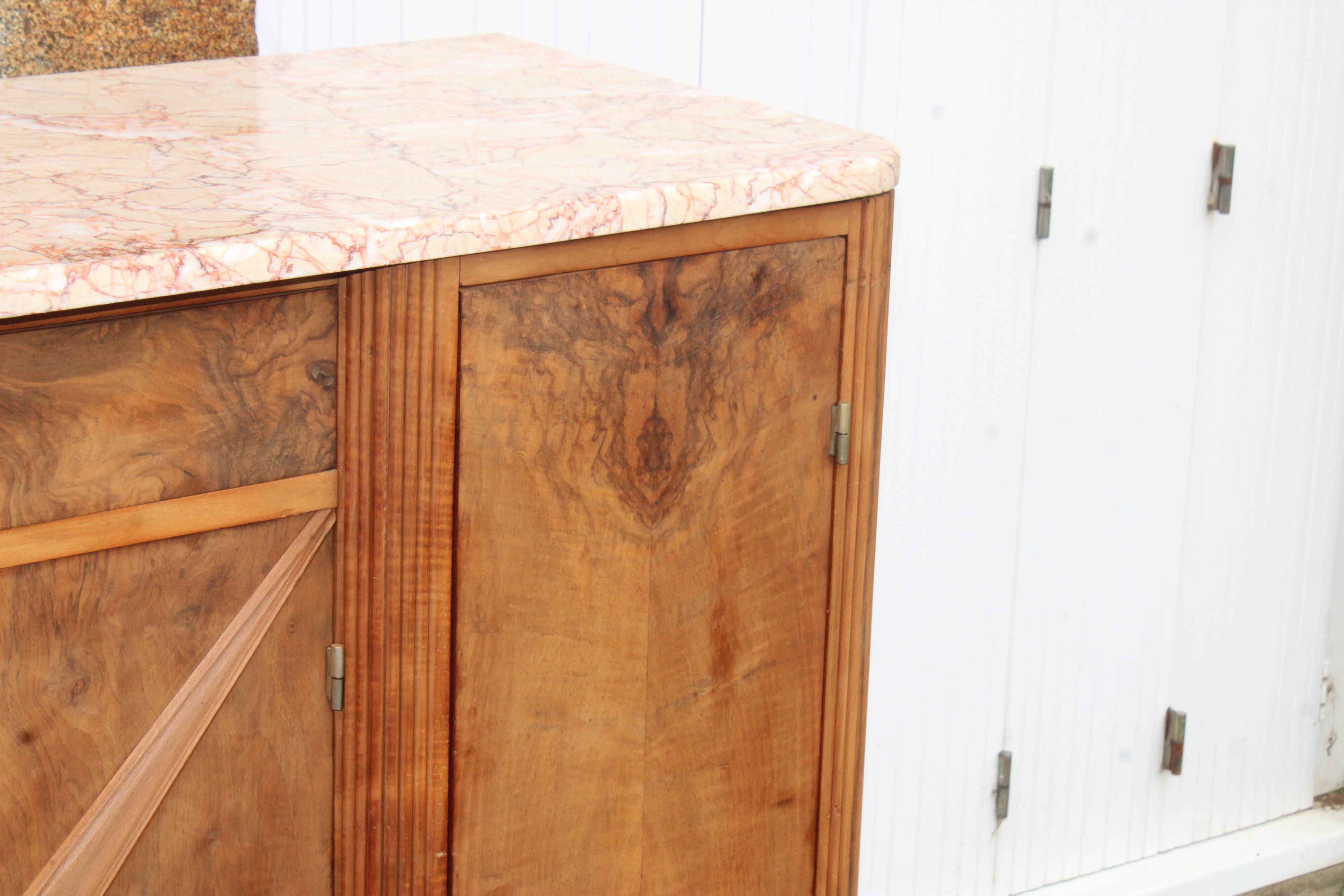 Art Deco sideboard in solid walnut and veneer – pink marble top