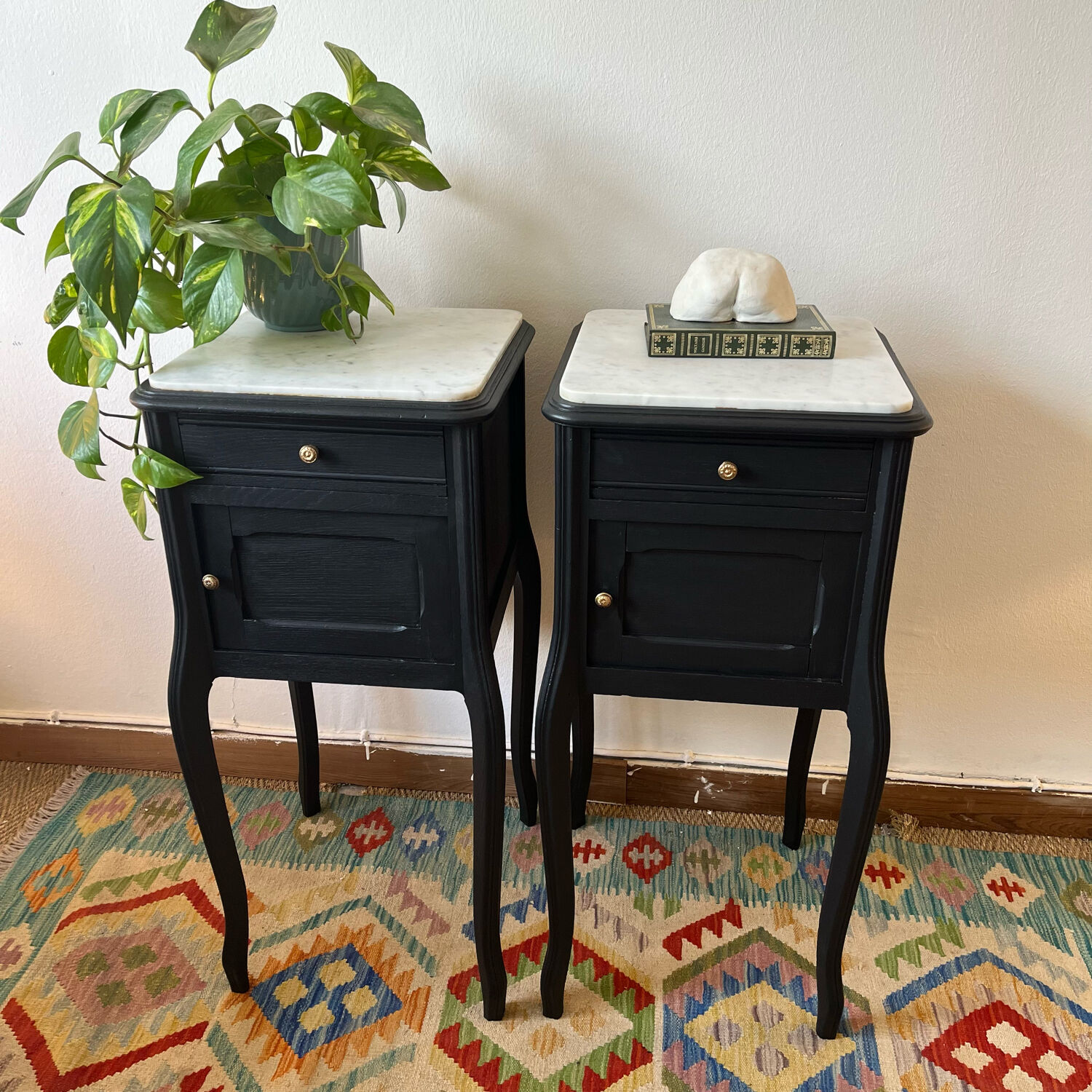 Pair of marble and wood bedside curved feet