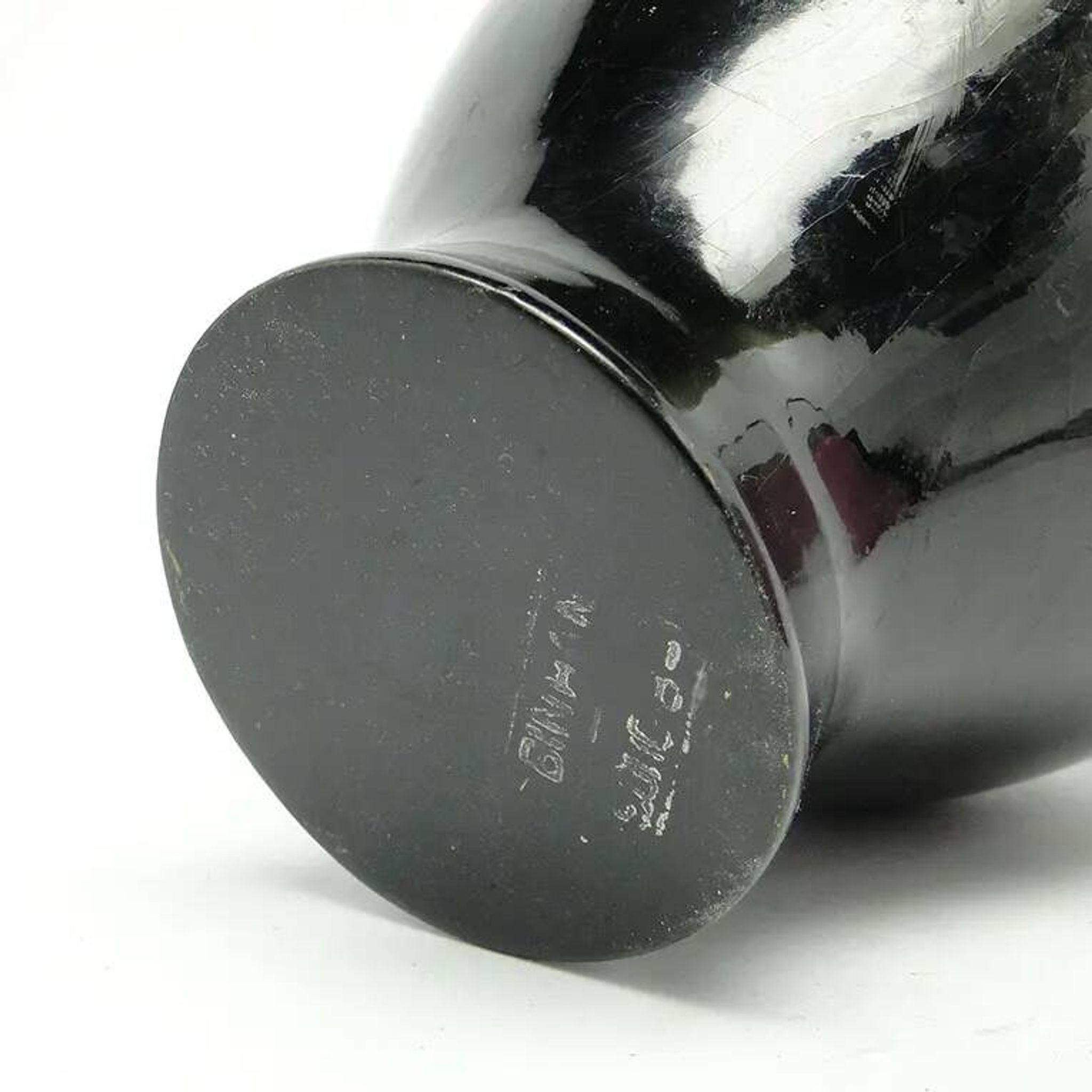 Minimalism vase, black lacquer, mother-of-pearl inlay, Japan, 1950s