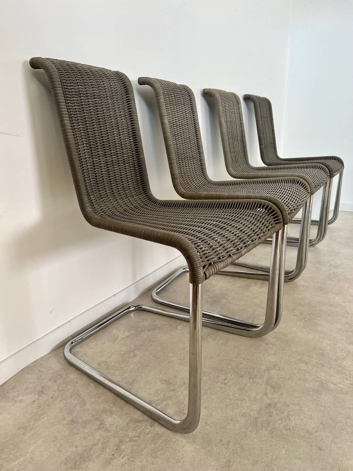 Set of 8 Tecta designer tubular chairs, Bauhaus style, metal and vintage gray cane, 80s