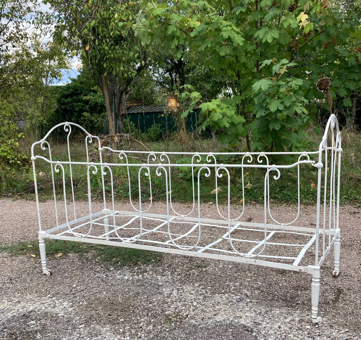 19th century wrought iron baby bed convertible into a bench + wool mattress