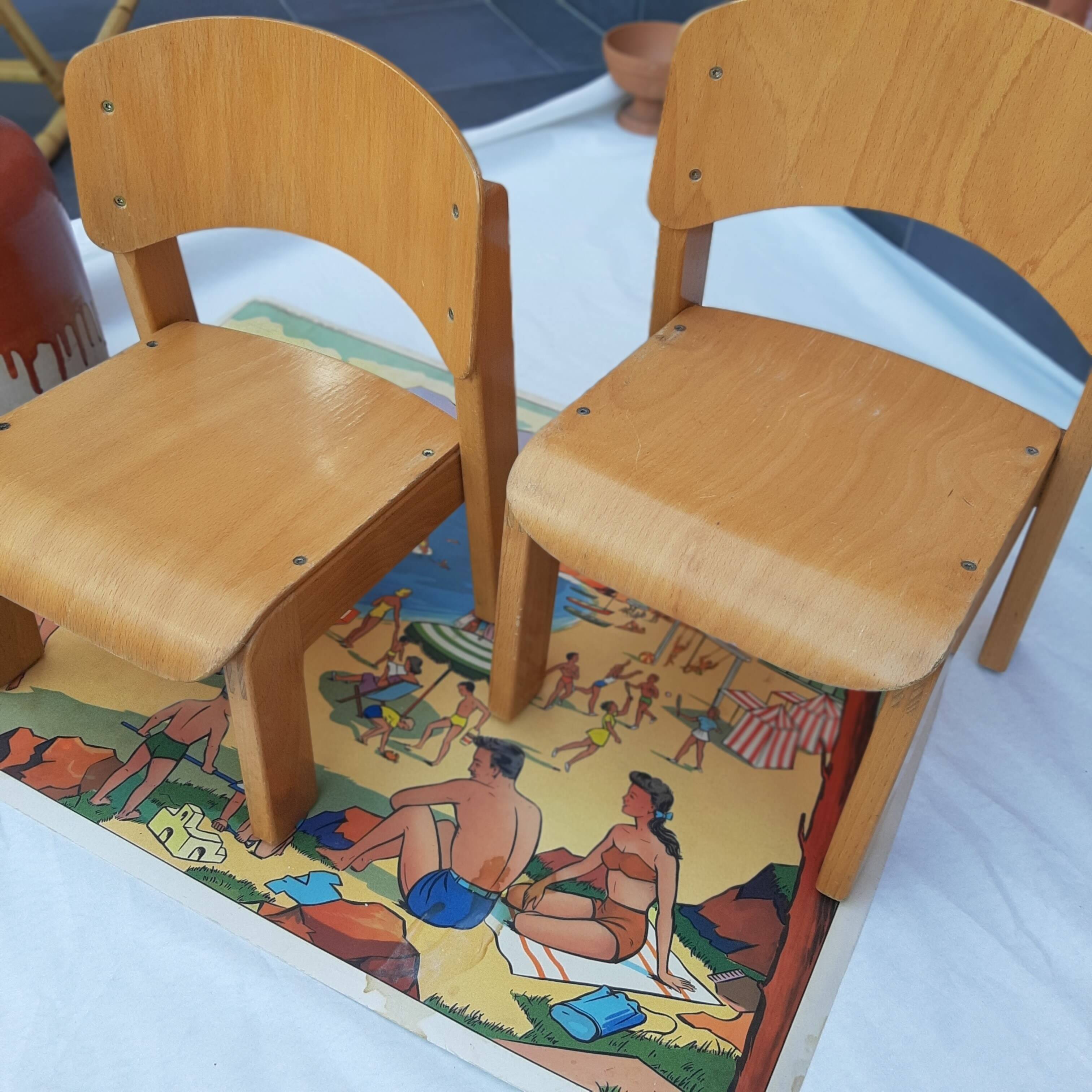 Lot 2 children's chairs beech wood