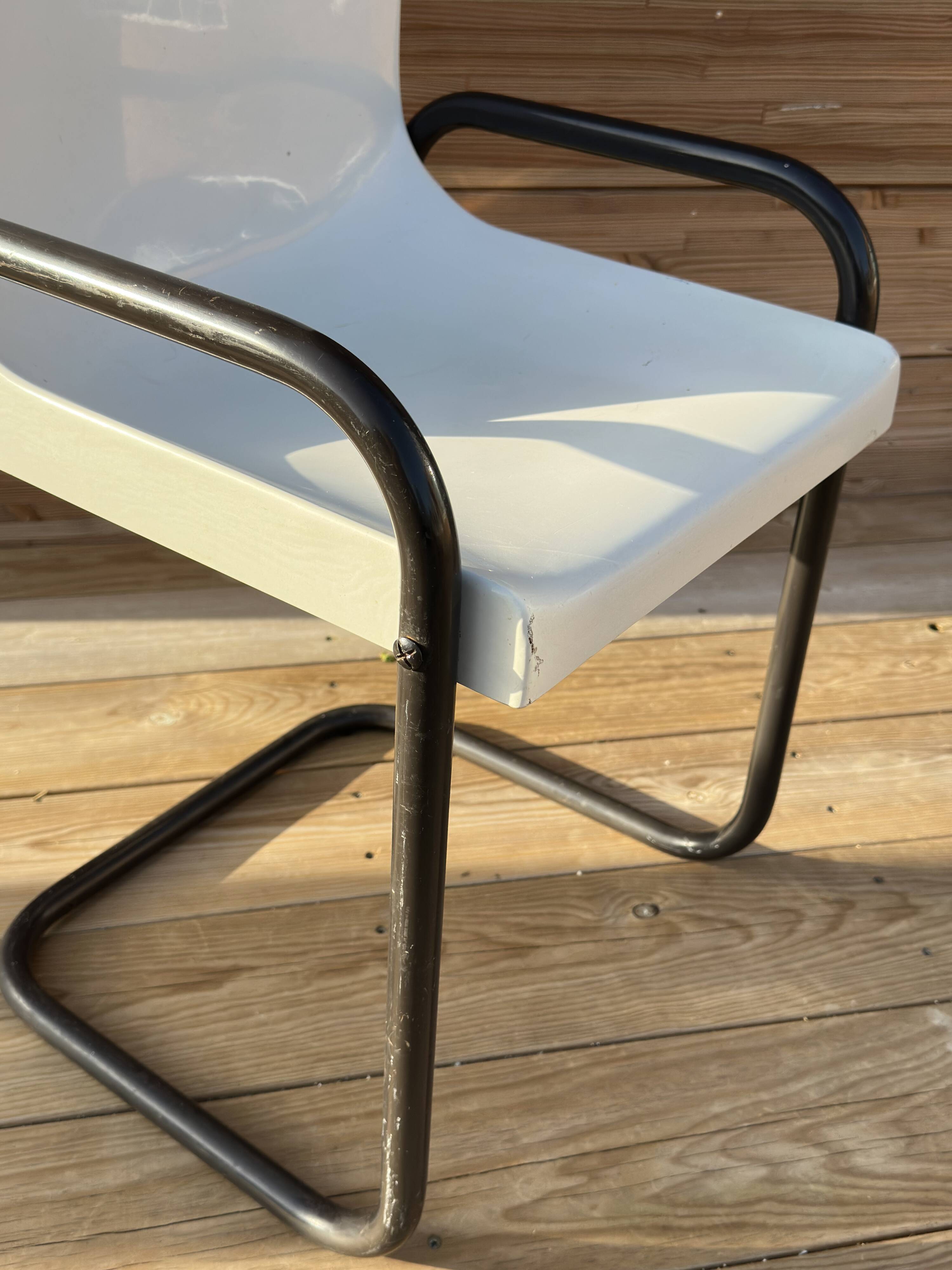 Vintage cantilever chair (sled base)