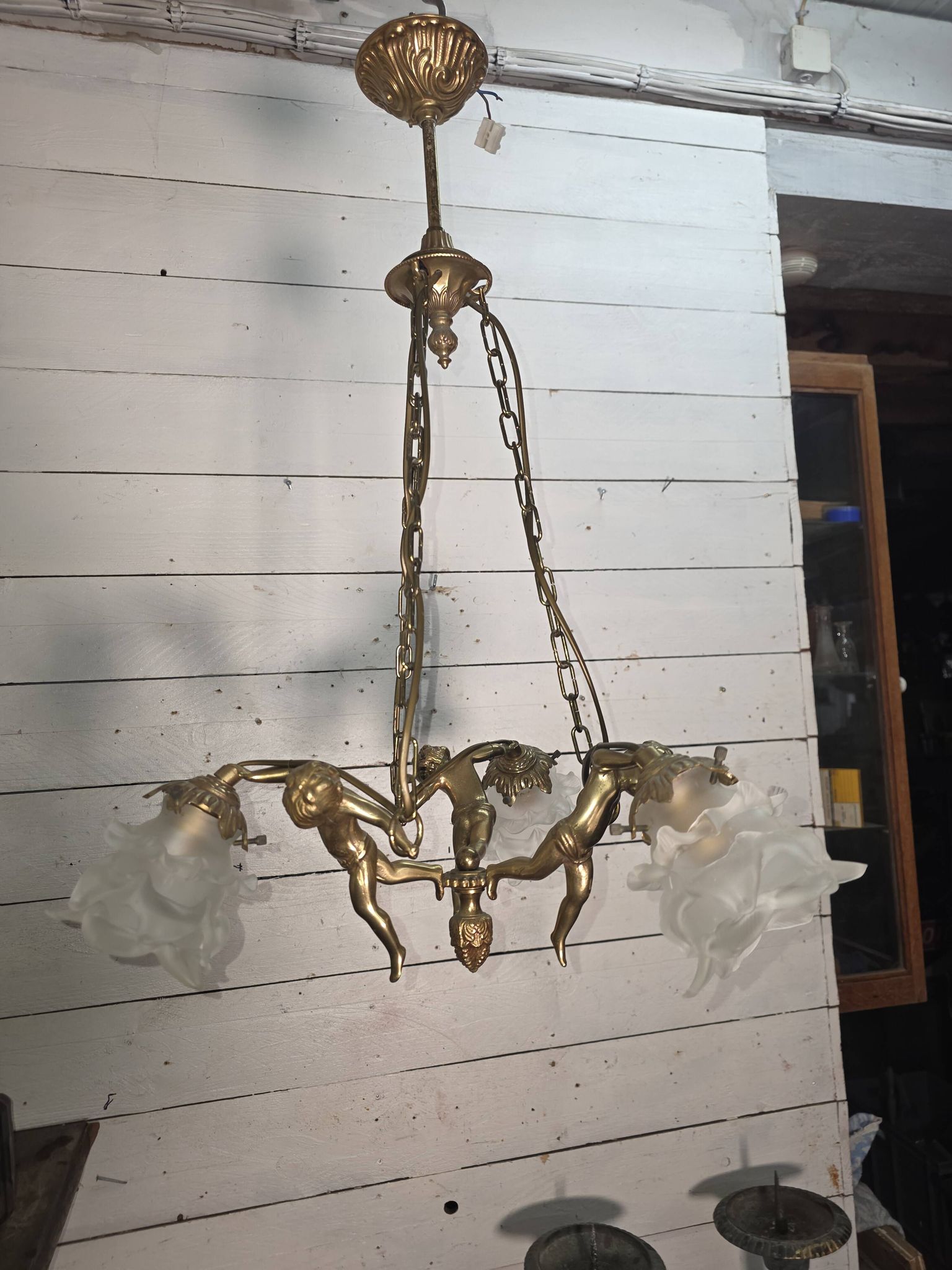 Lustre aux angelots en bronze années 70