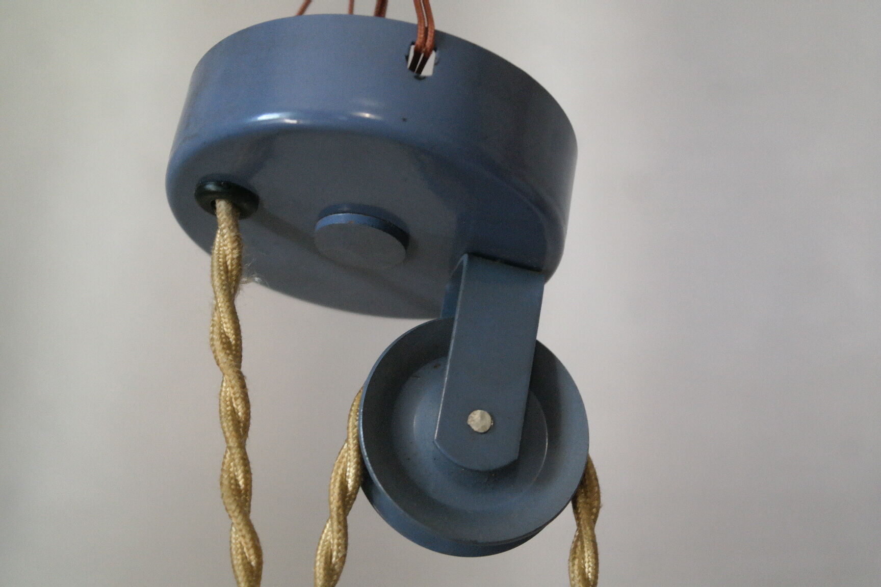 Suspension enamelled sheet metal rises drop vintage blue