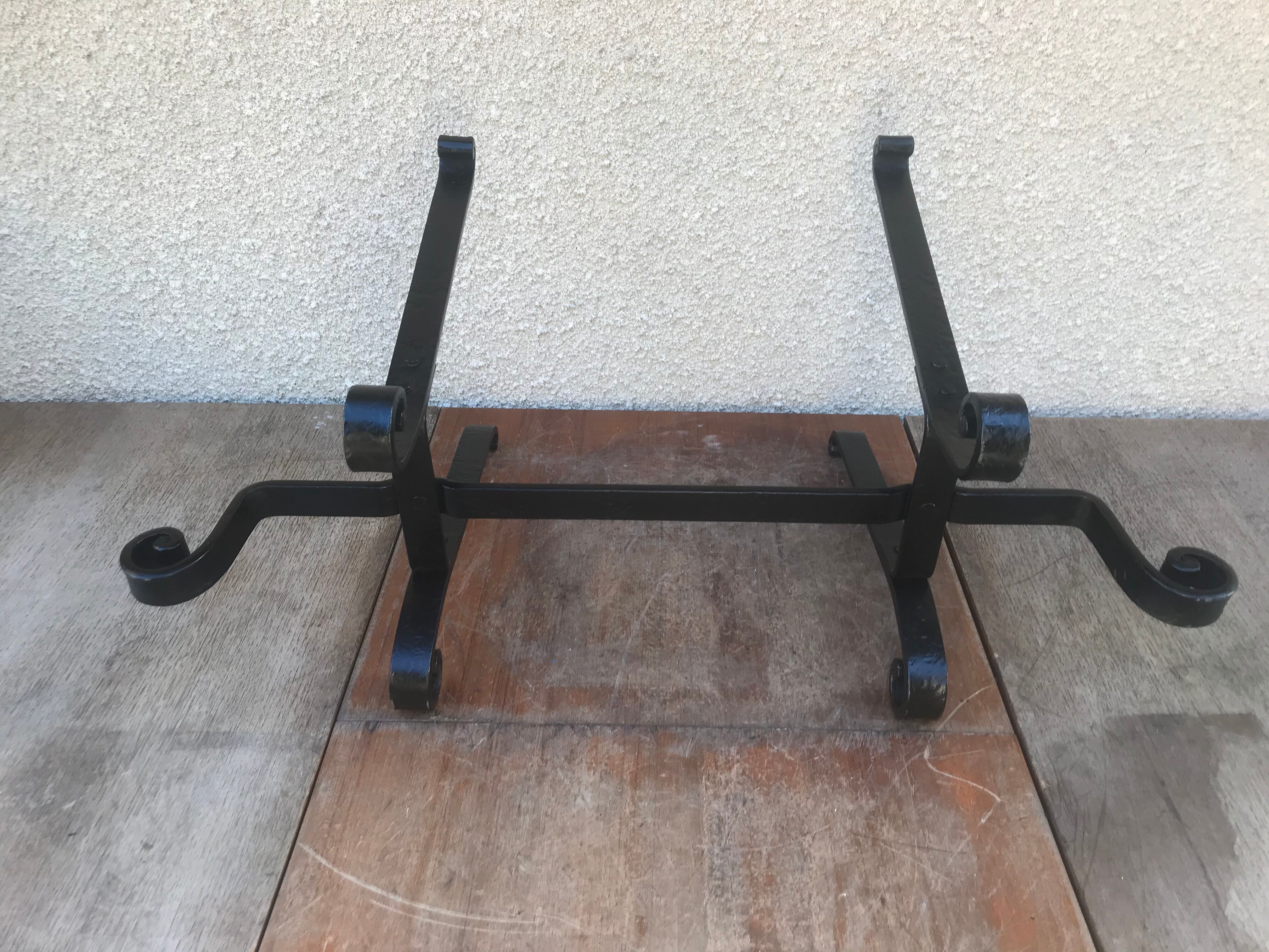 Ancient cast iron log carrier