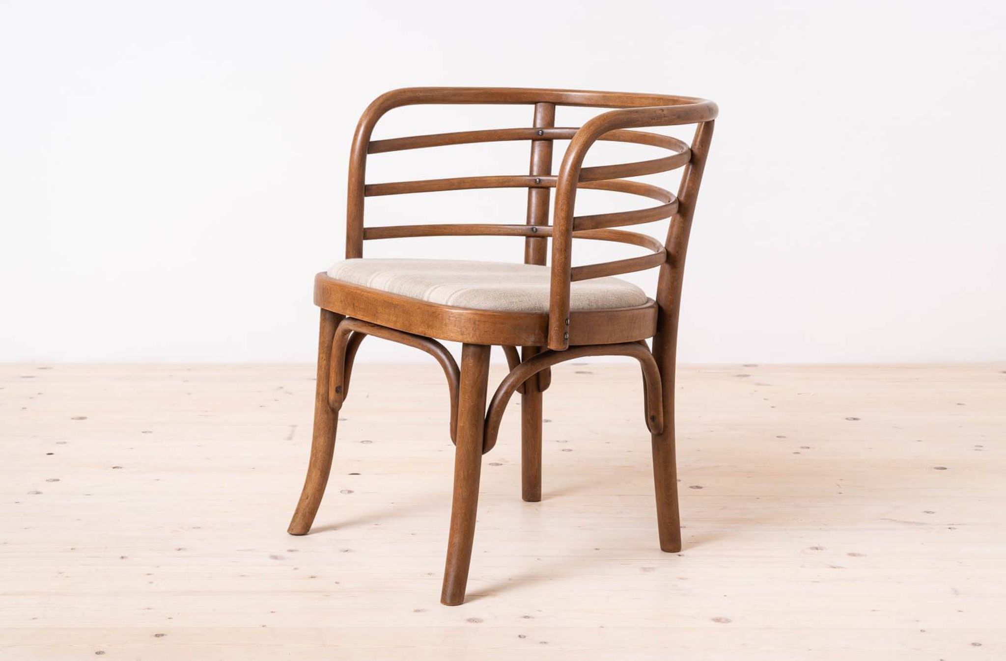 Lot de 2 fauteuils Thonet, modèle B246, années 1930, restaurés et retapissés