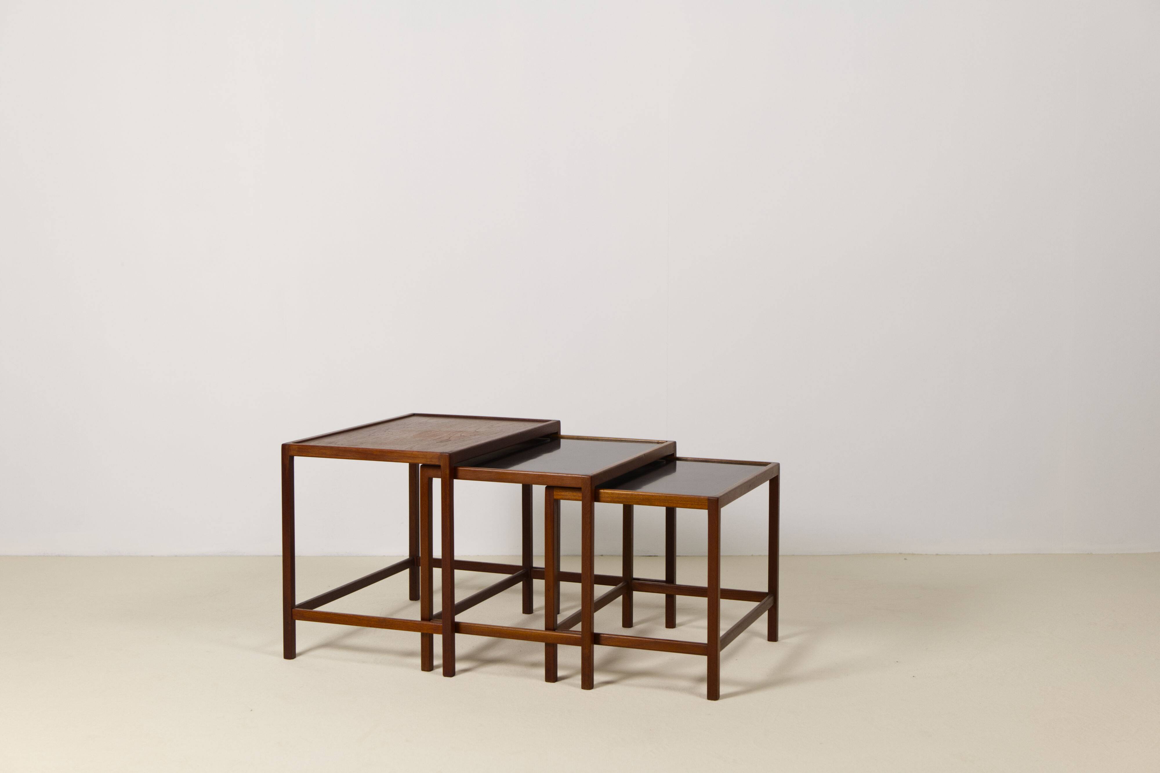 Ensemble de tables gigognes en teck de Kurt Østervig, Danemark, années 1960