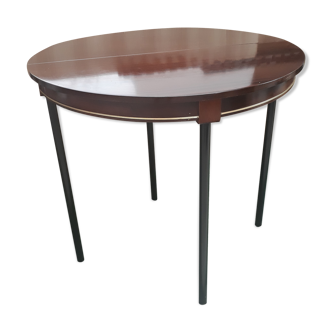 Foldable mahogany table