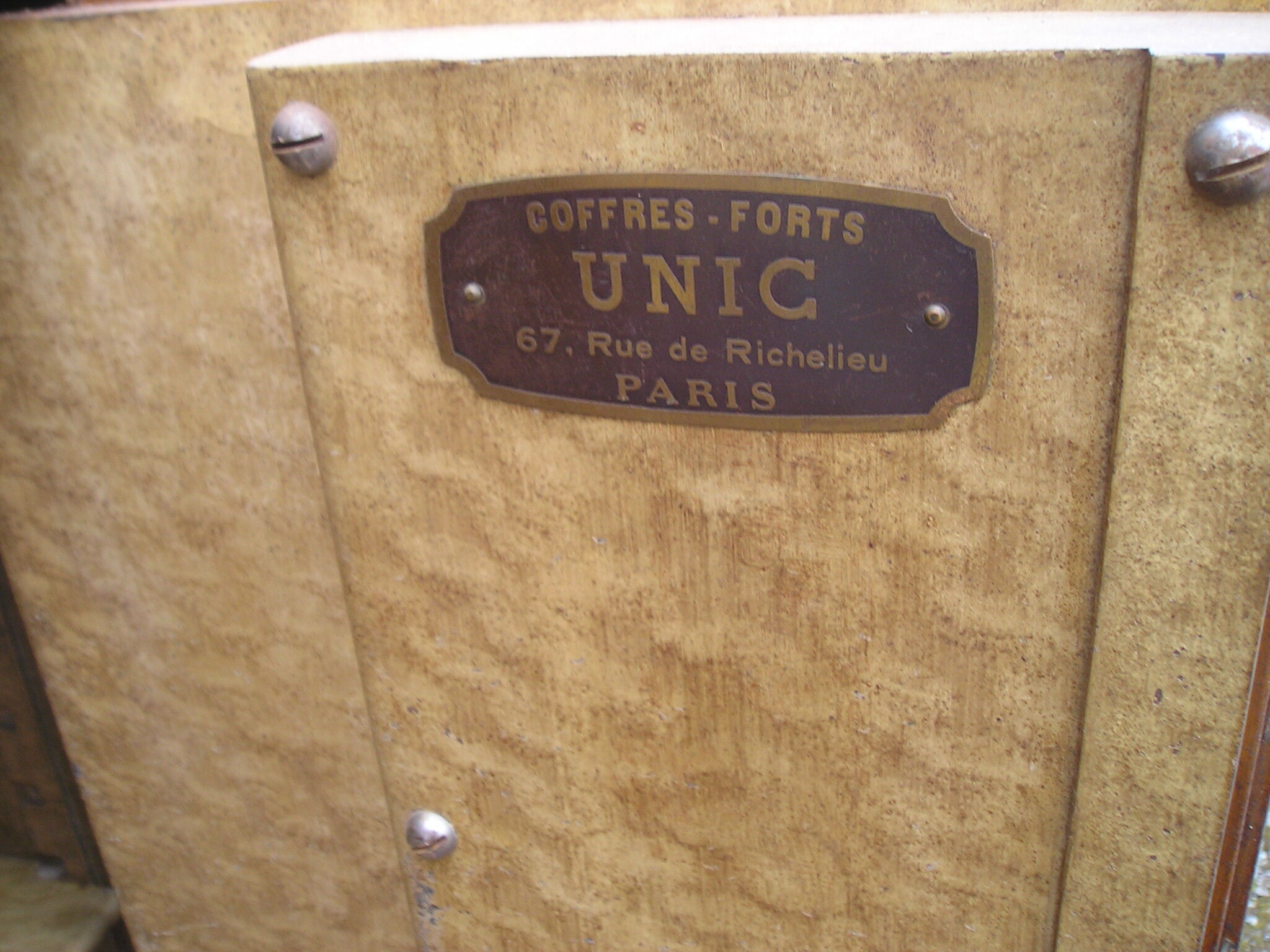 Old safe UNIC Paris
