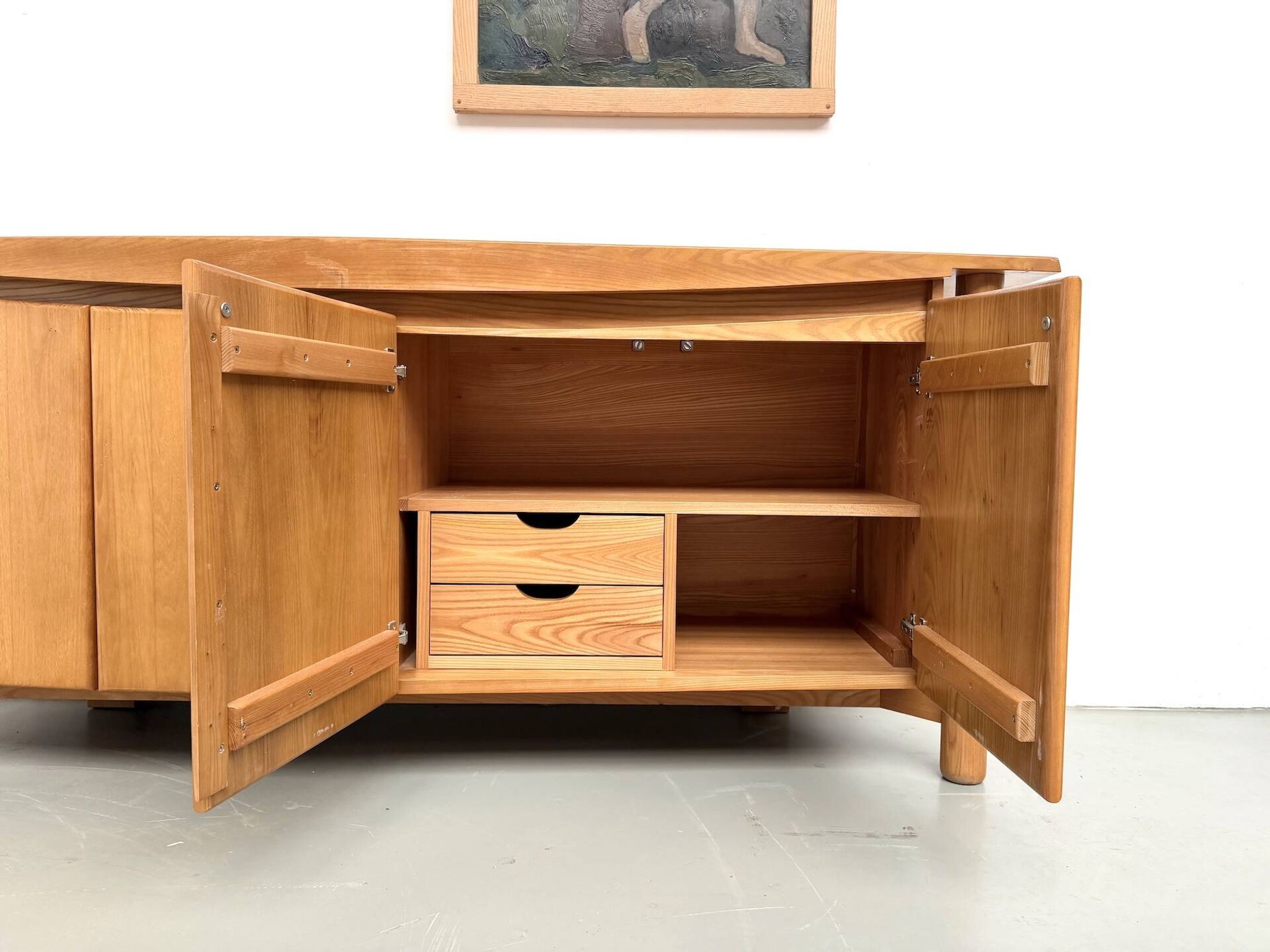 Curved enfilade Maison Regain in solid elm, 1970.