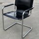 Ensemble de 4 chaises cantilever design noir et chrome fabriquées en Italie