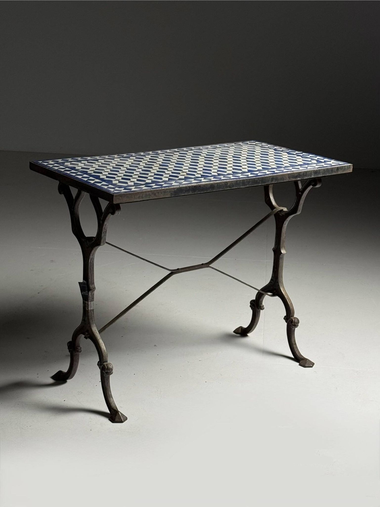 Table d'appoint en mosaïque et fonte