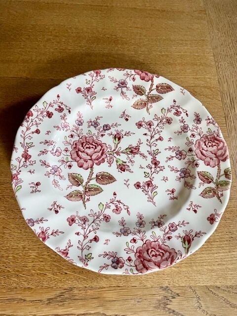 Set of 4 flat plates Johnson Bros "Rose Chintz"