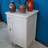 Buffet 19th to one door