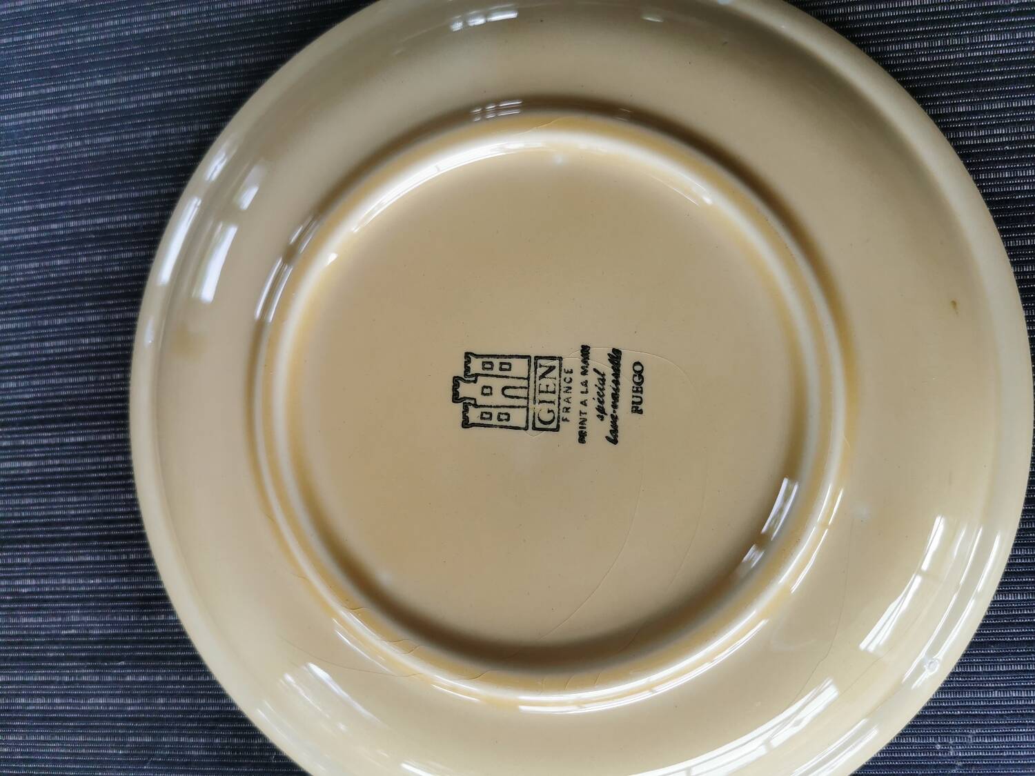 Vintage 13-piece Gien France Fuego model service