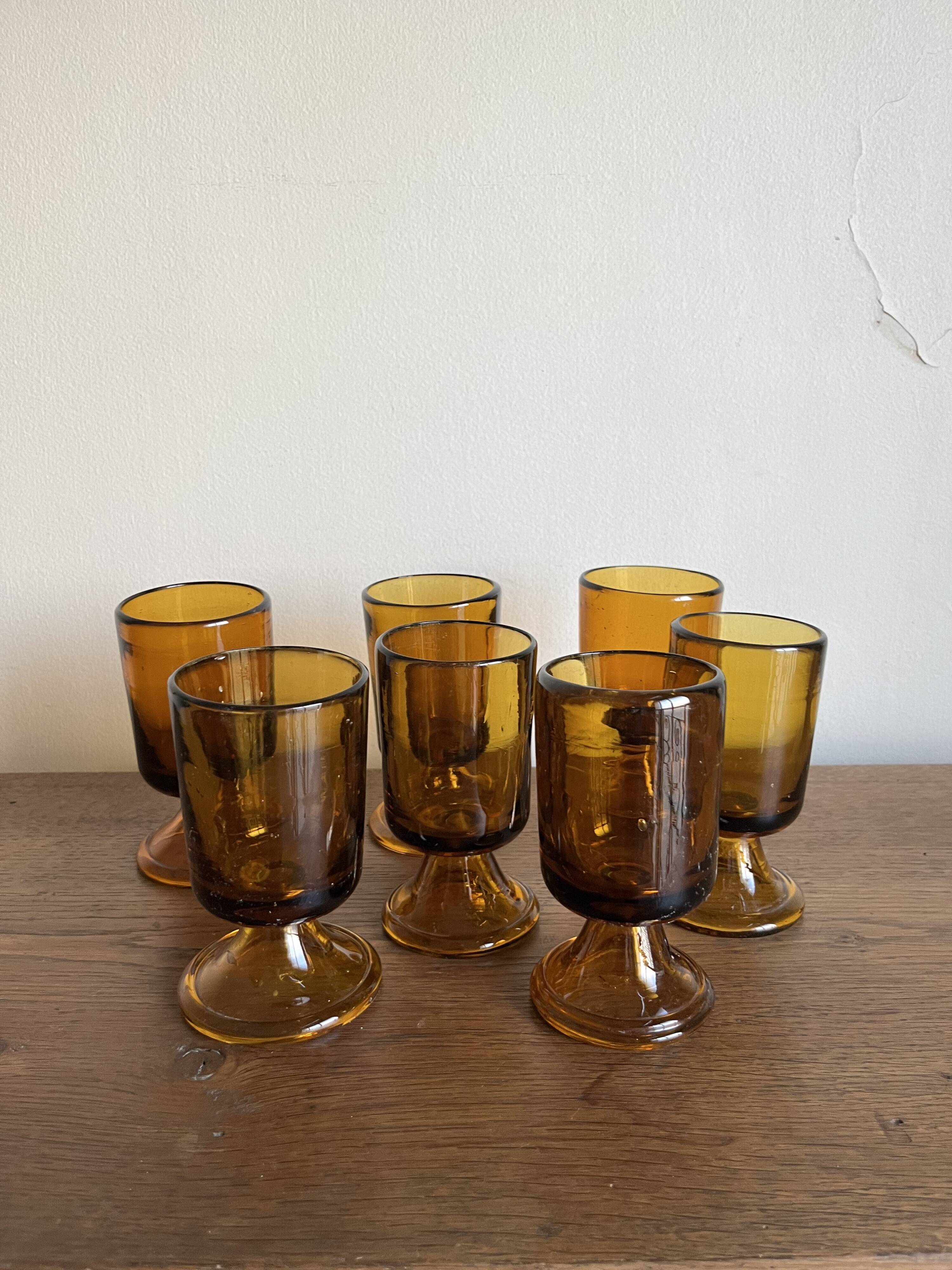 set of 7 tulip foot roller glasses Ibiza 1970 in large irregular glass